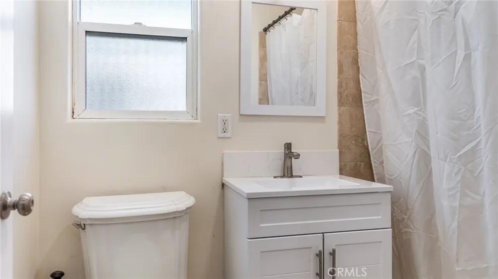 9136 Mel Dar Downey, CA 90240