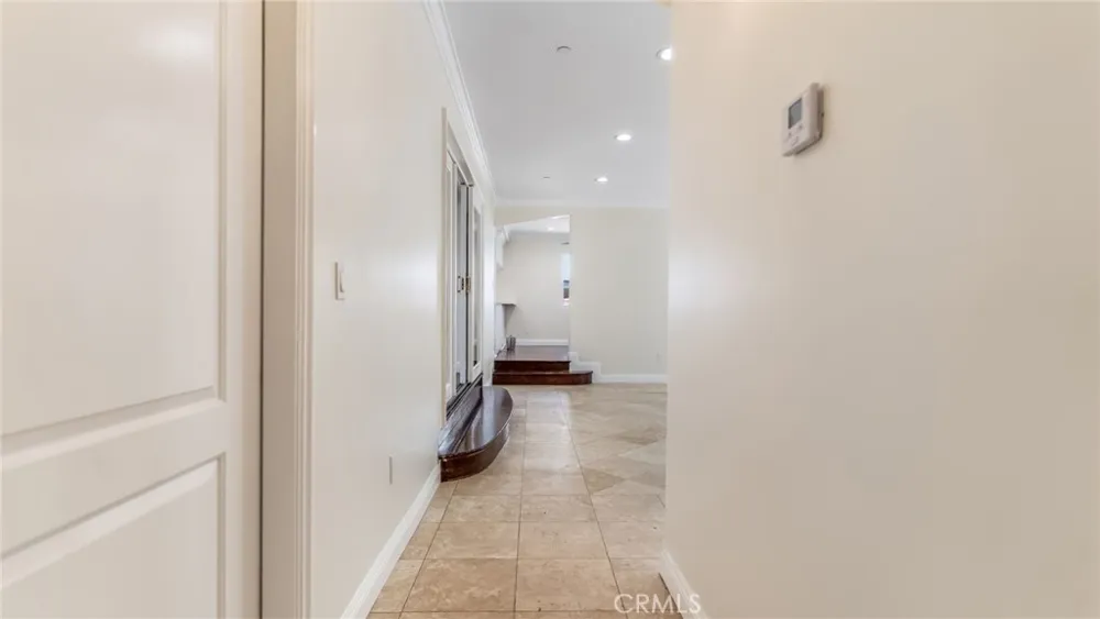9136 Mel Dar Downey, CA 90240