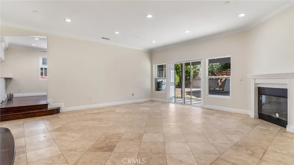9136 Mel Dar Downey, CA 90240