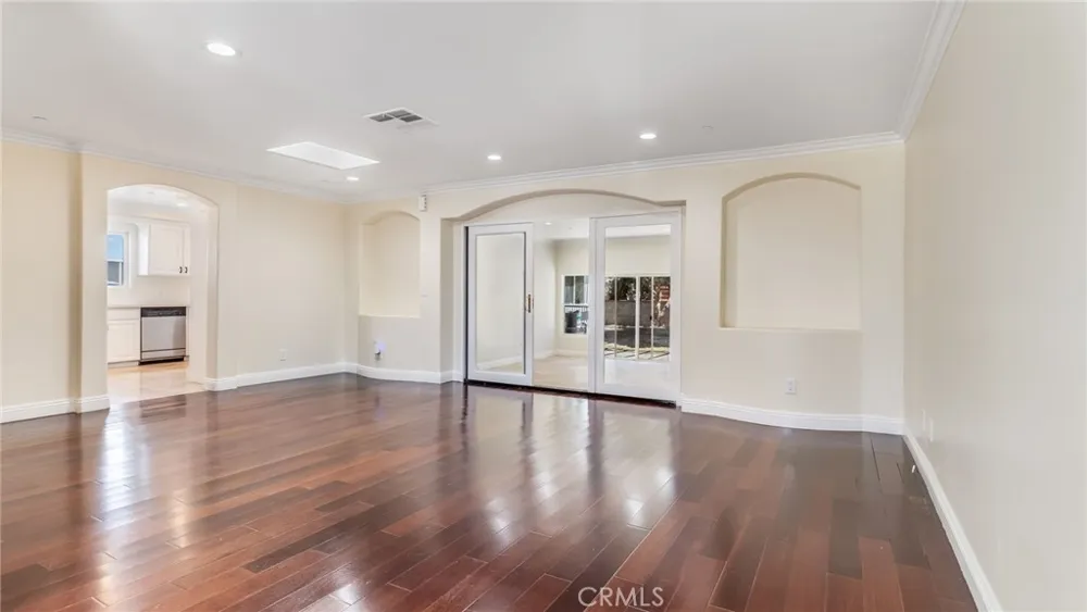 9136 Mel Dar Downey, CA 90240
