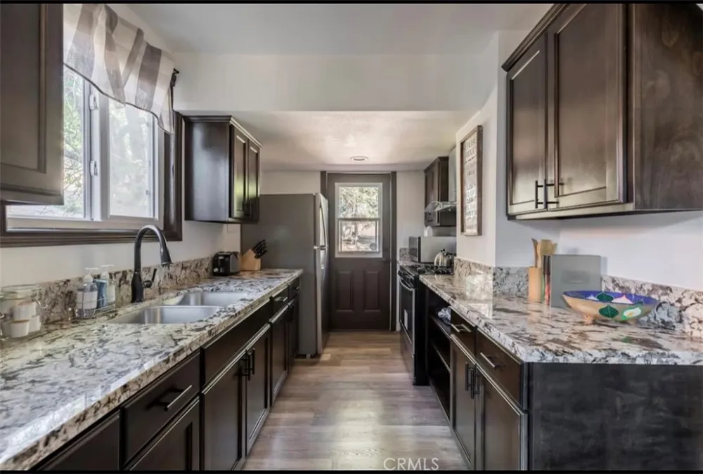 33314 Falling Leaf Green Valley Lake, CA 92341
