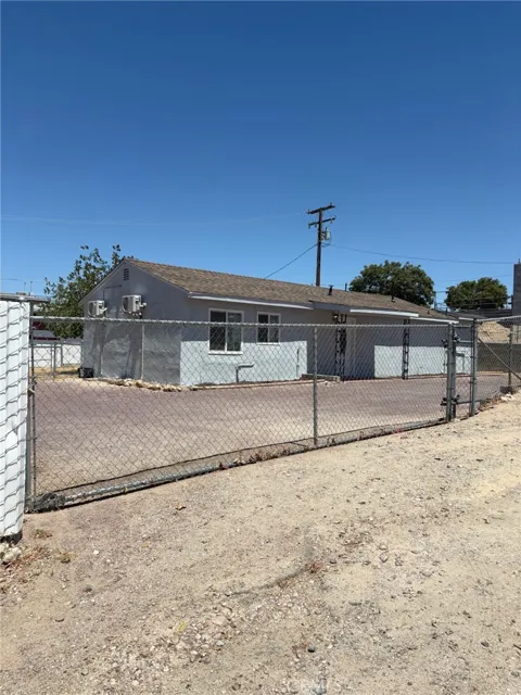 435 S 1st