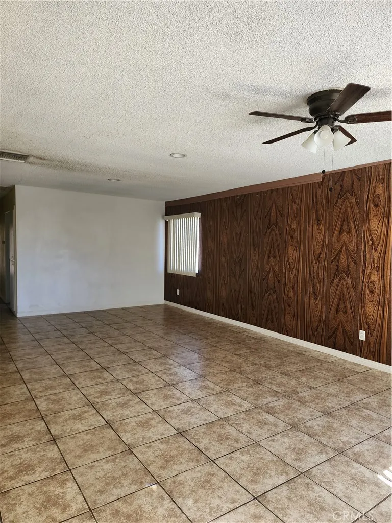 2020 Yosemite Barstow, CA 92311
