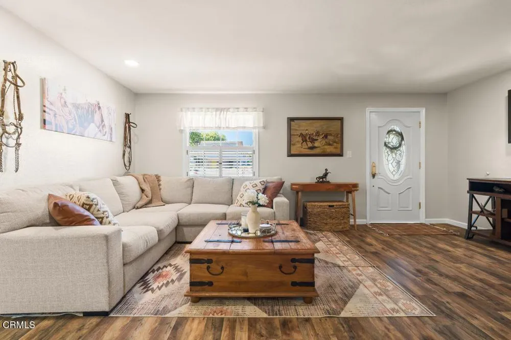 326 Larmier Avenue Oak View, CA 93022