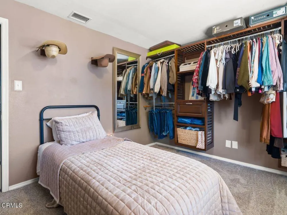 326 Larmier Avenue Oak View, CA 93022