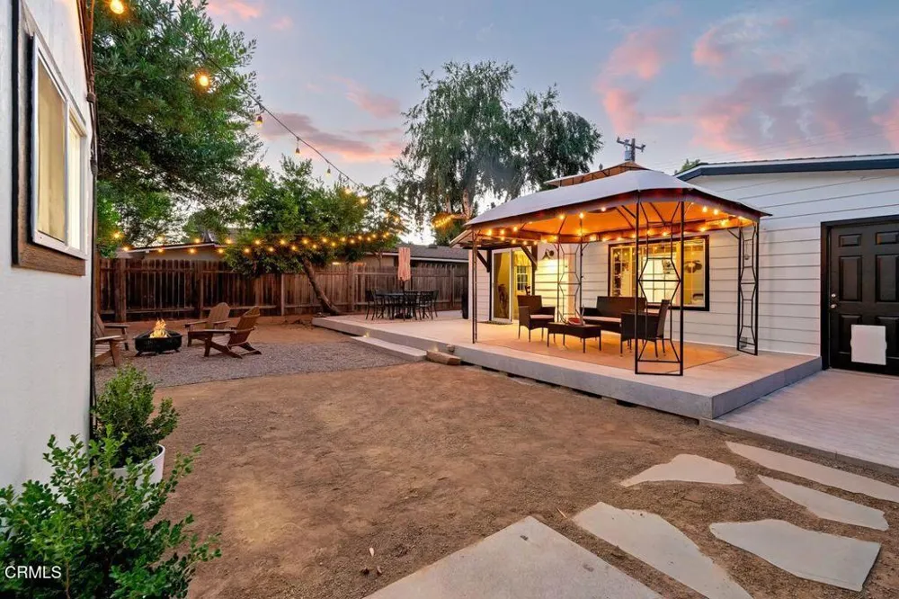 326 Larmier Avenue Oak View, CA 93022