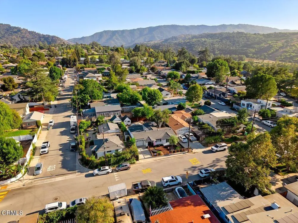 326 Larmier Avenue Oak View, CA 93022