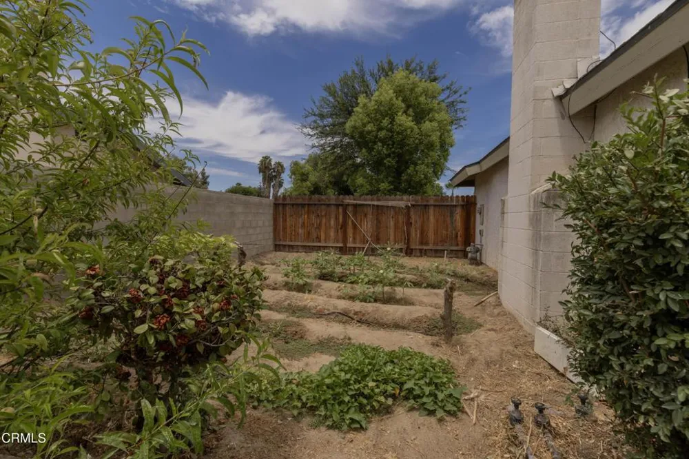 6309 Edgemont Drive Bakersfield, CA 93309