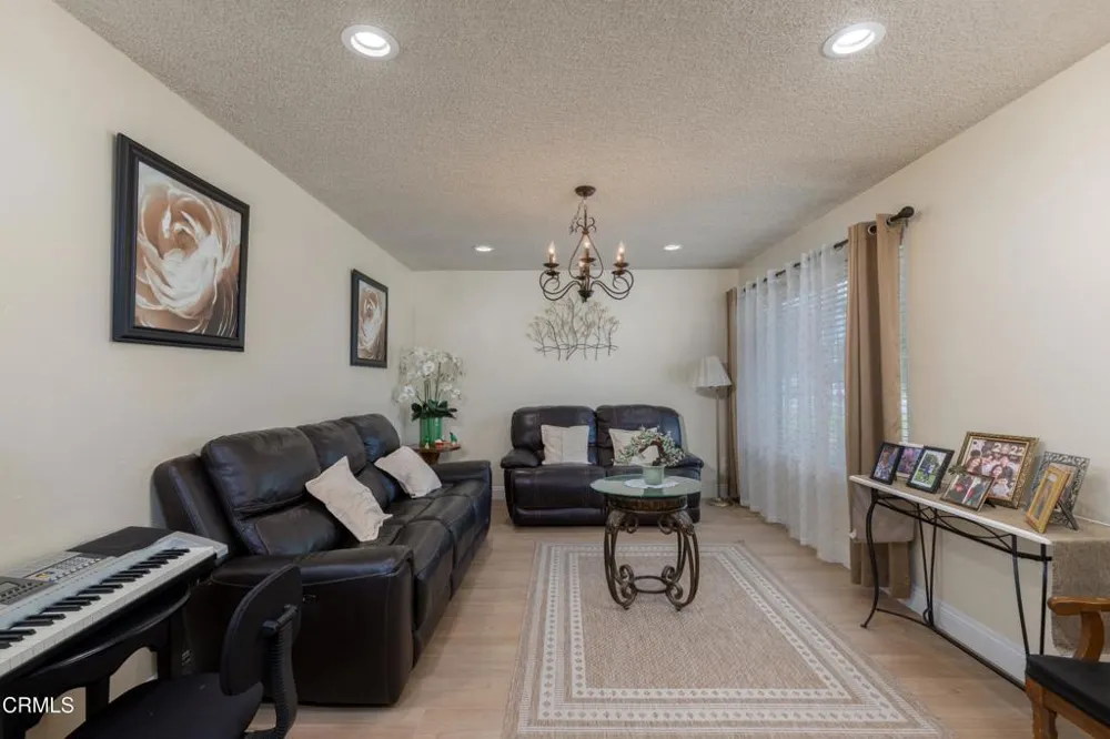 6309 Edgemont Drive Bakersfield, CA 93309