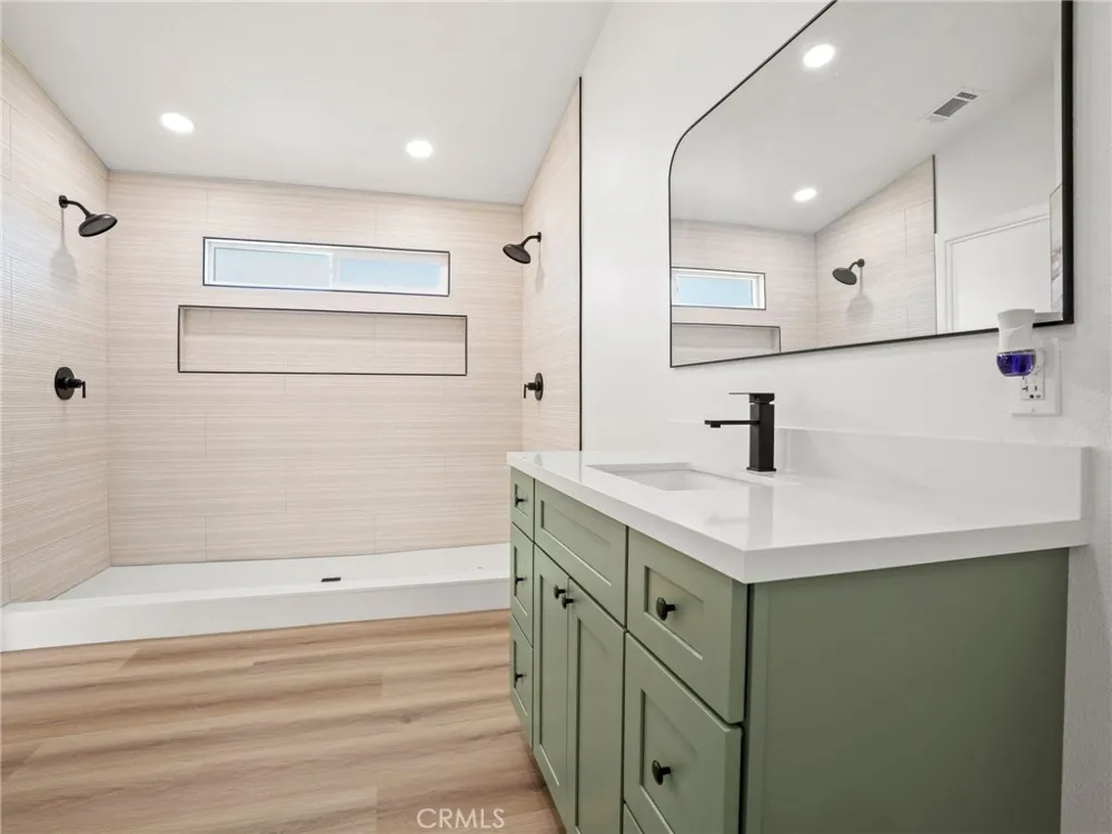20055 El Nido Perris, CA 92571