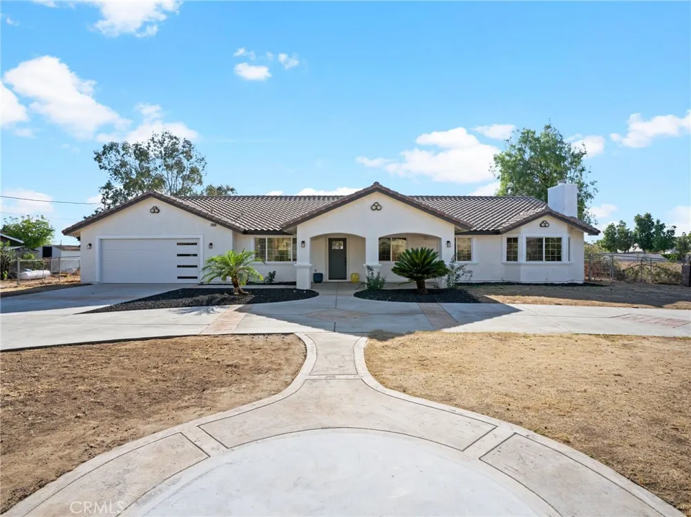 20055 El Nido Perris, CA 92571
