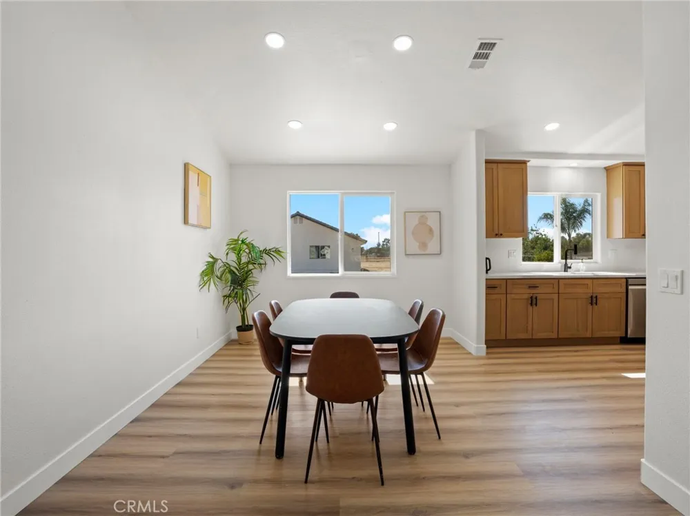 20055 El Nido Perris, CA 92571