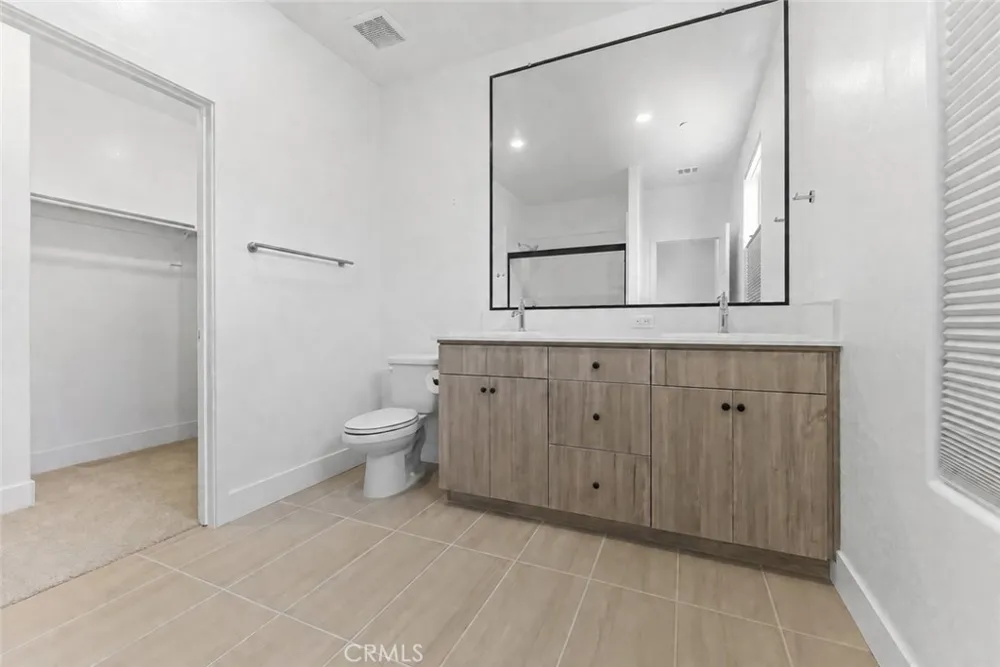 579 Adler Clovis, CA 93611