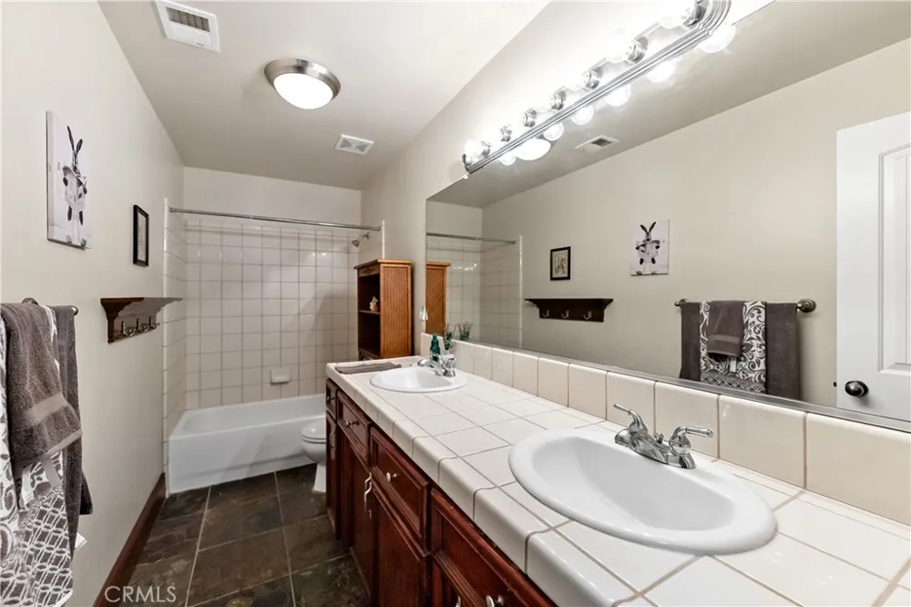 30047 Avenue 20 Madera, CA 93638