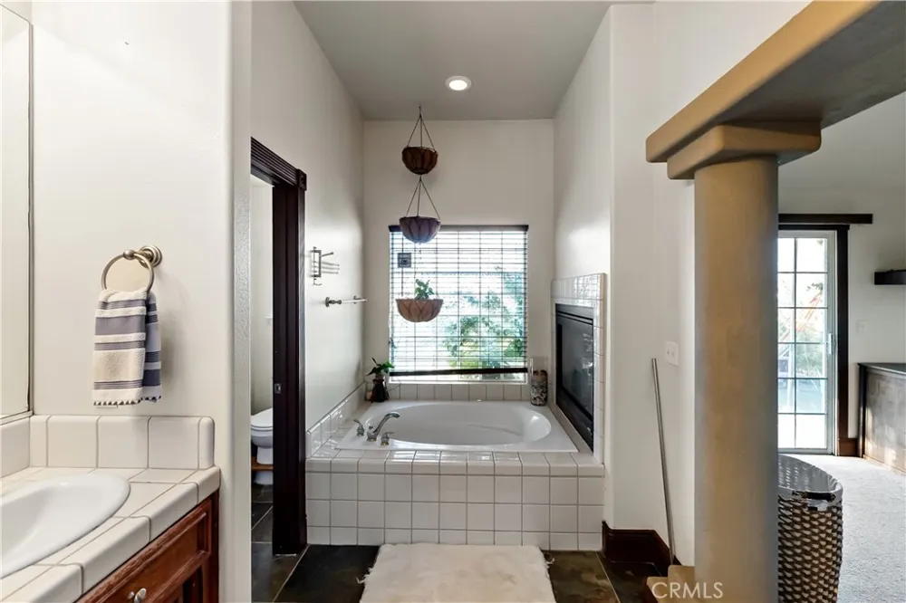 30047 Avenue 20 Madera, CA 93638