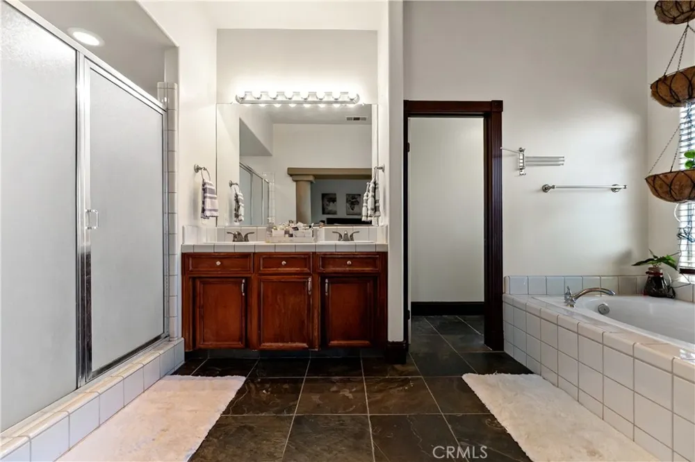 30047 Avenue 20 Madera, CA 93638