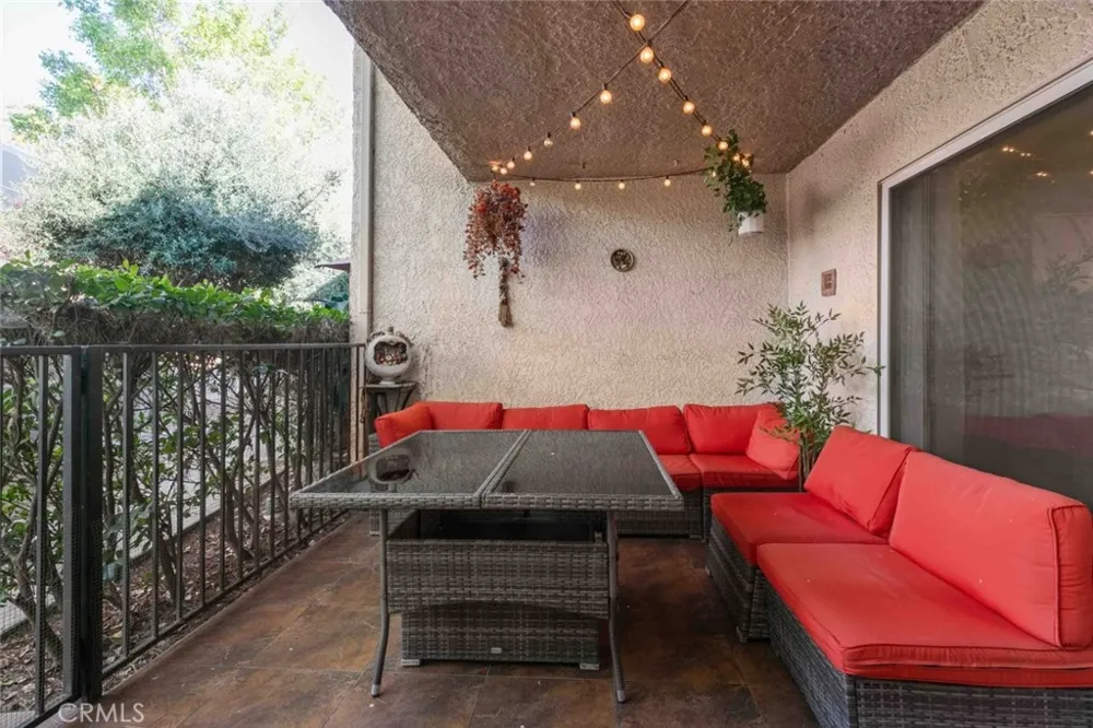 7764 Via Capri Burbank, CA 91504