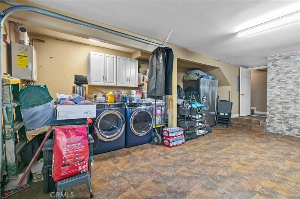 7764 Via Capri Burbank, CA 91504