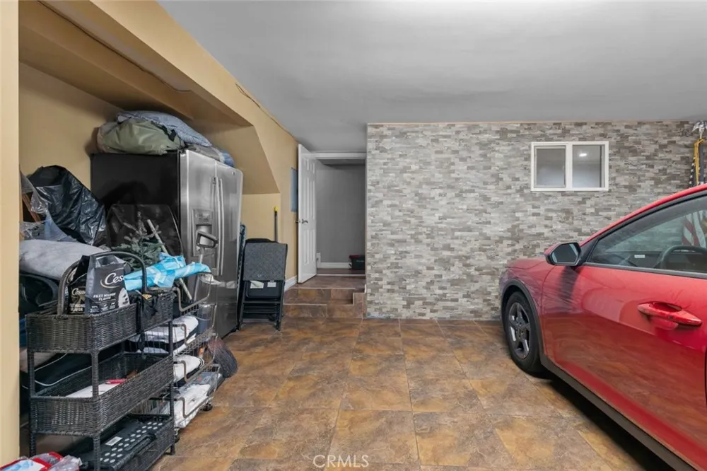 7764 Via Capri Burbank, CA 91504