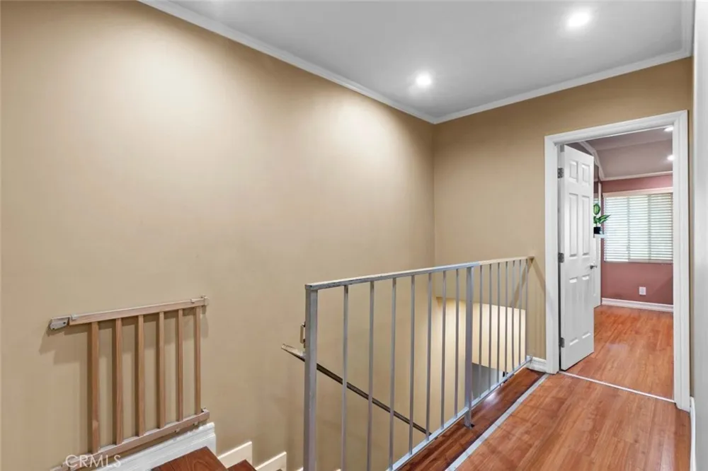 7764 Via Capri Burbank, CA 91504
