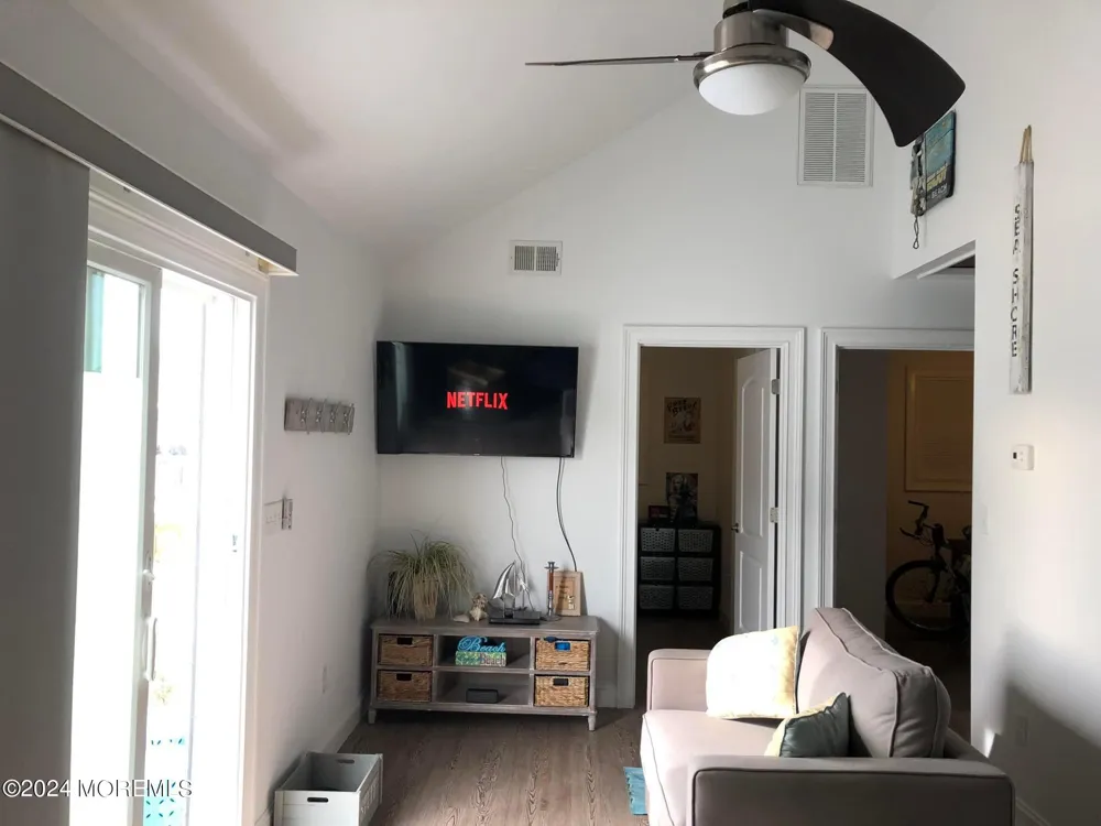 123 W Kingfisher Way Lavallette, NJ 08735