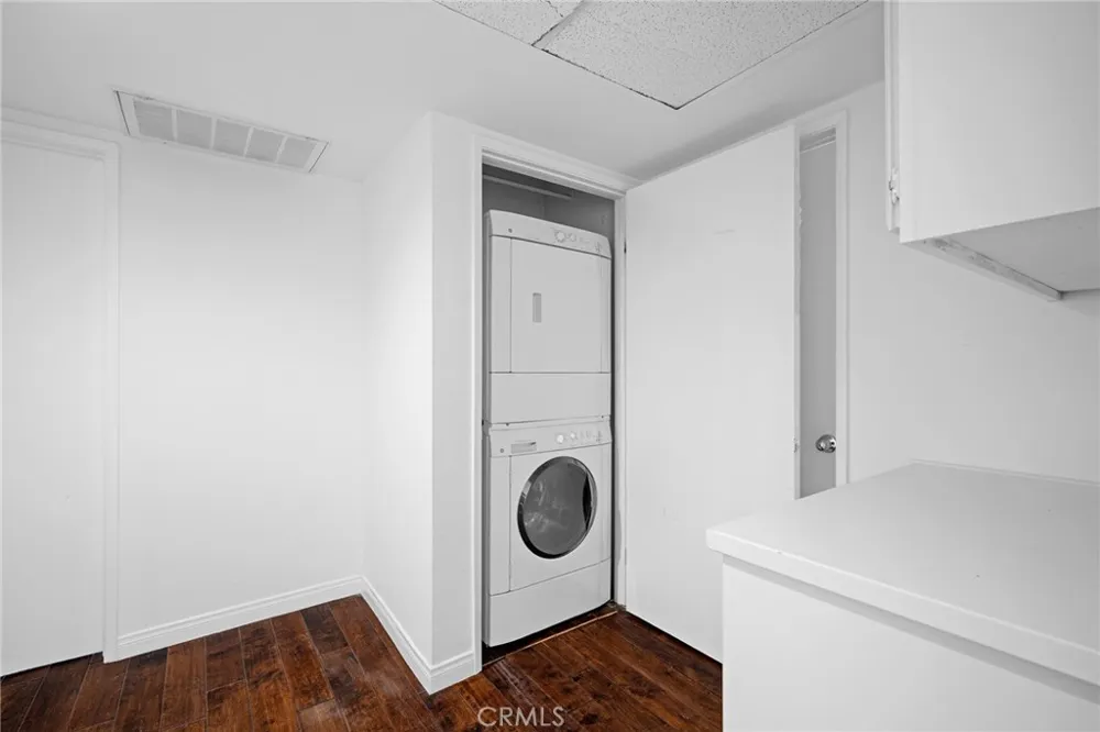 20253 Keswick Street #331 Winnetka, CA 91306