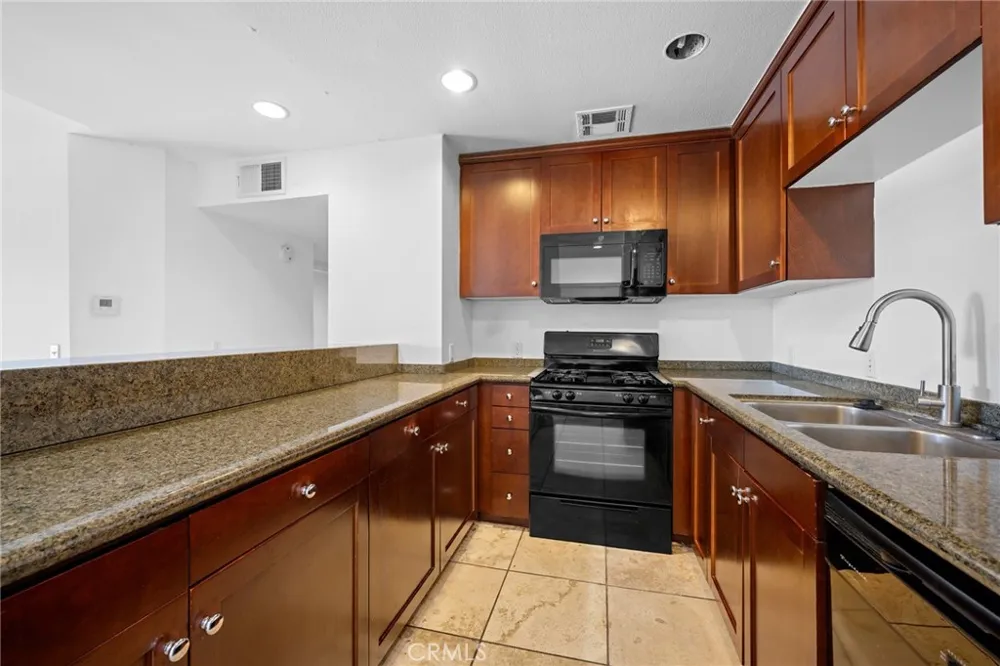 20253 Keswick Street #331 Winnetka, CA 91306