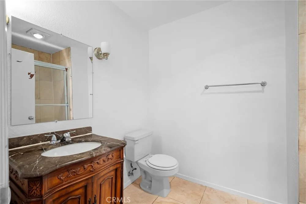 20253 Keswick Street #331 Winnetka, CA 91306