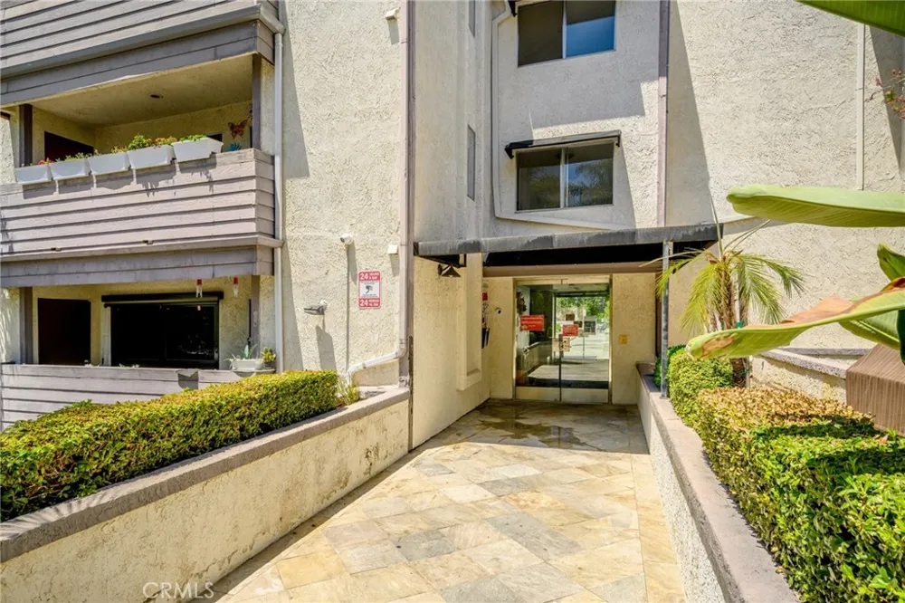 20253 Keswick Street #331 Winnetka, CA 91306