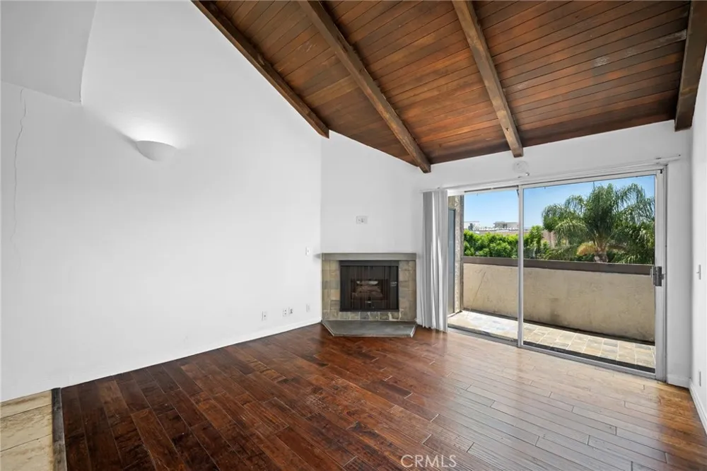 20253 Keswick Street #331 Winnetka, CA 91306