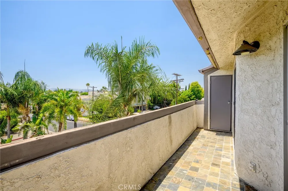20253 Keswick Street #331 Winnetka, CA 91306