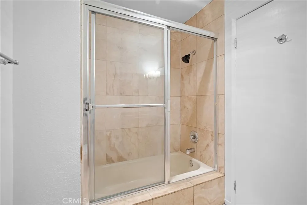20253 Keswick Street #331 Winnetka, CA 91306