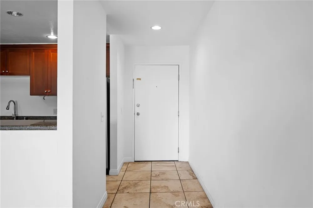 20253 Keswick Street #331 Winnetka, CA 91306