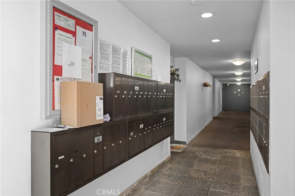20253 Keswick Street #331 Winnetka, CA 91306