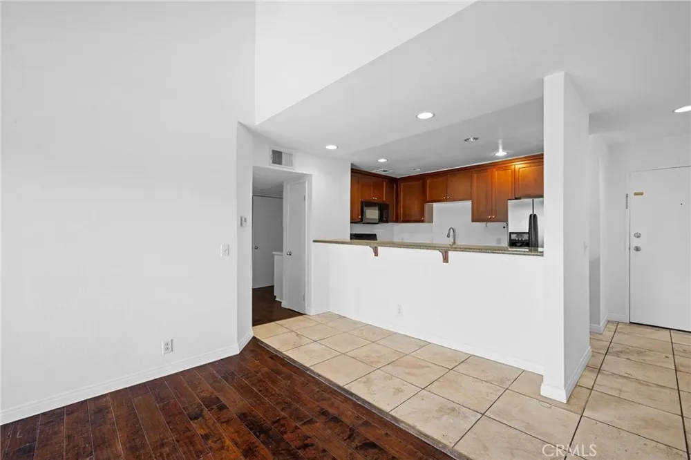 20253 Keswick Street #331 Winnetka, CA 91306