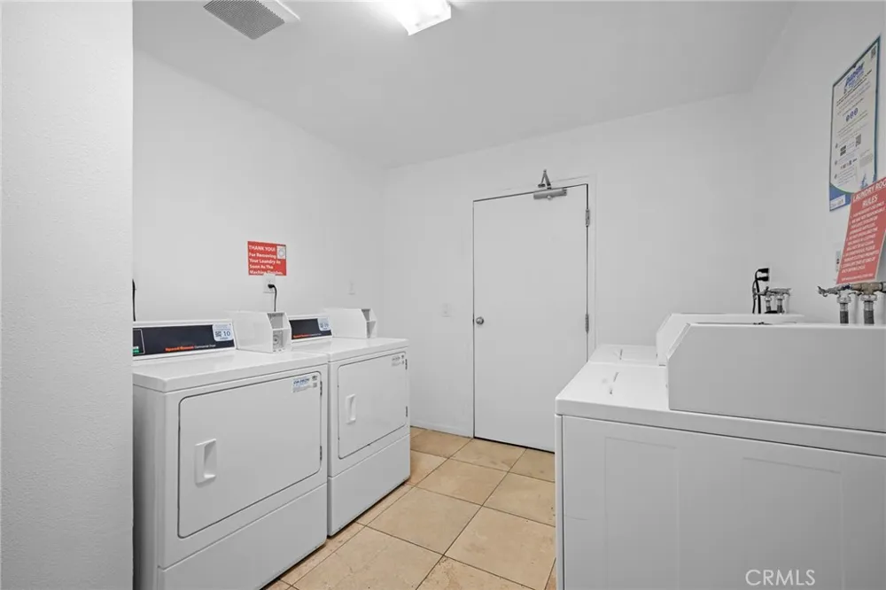 20253 Keswick Street #331 Winnetka, CA 91306