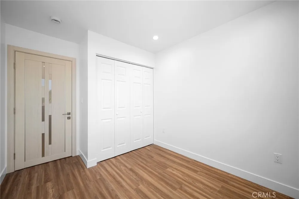 16036 Liggett Street North Hills, CA 91343