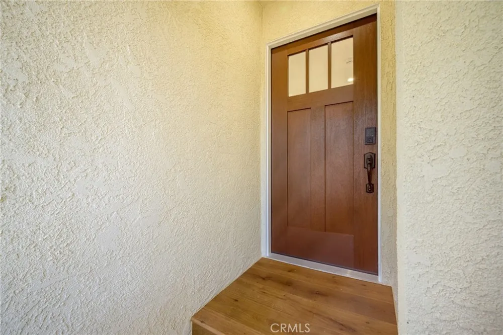 16036 Liggett Street North Hills, CA 91343