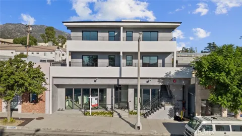 10032 Commerce Avenue #4