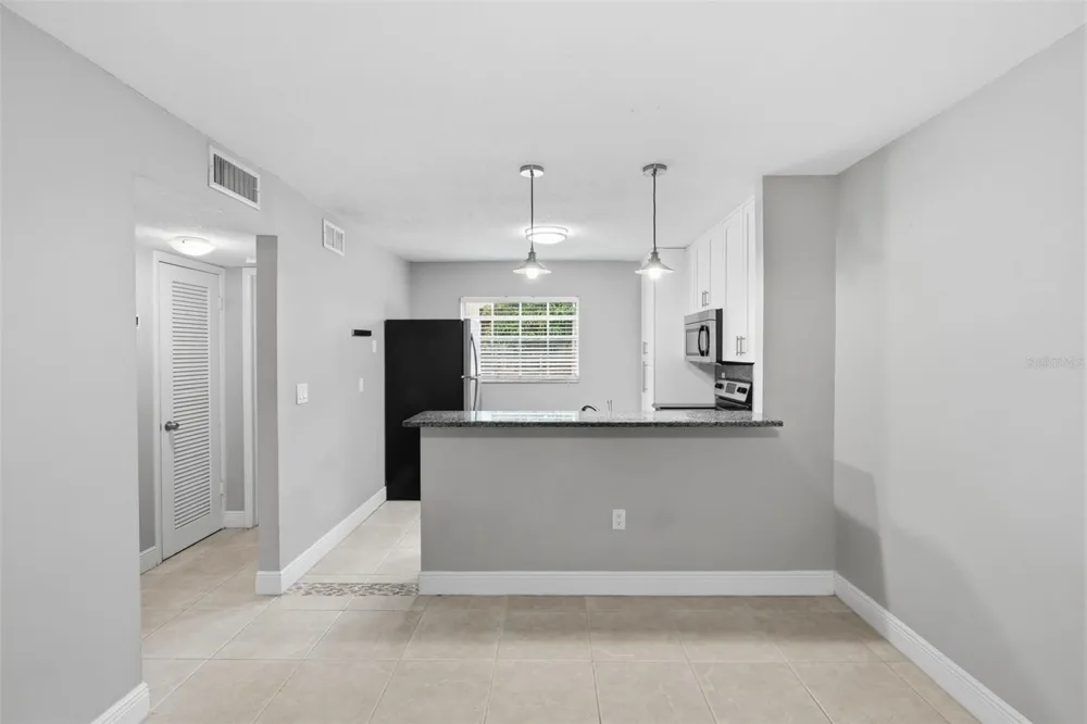 2207 S CAROLINA AVENUE #9 Tampa, FL 33629
