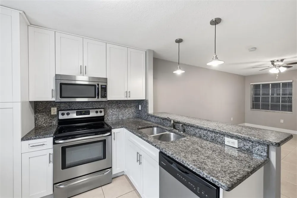 2207 S CAROLINA AVENUE #9 Tampa, FL 33629
