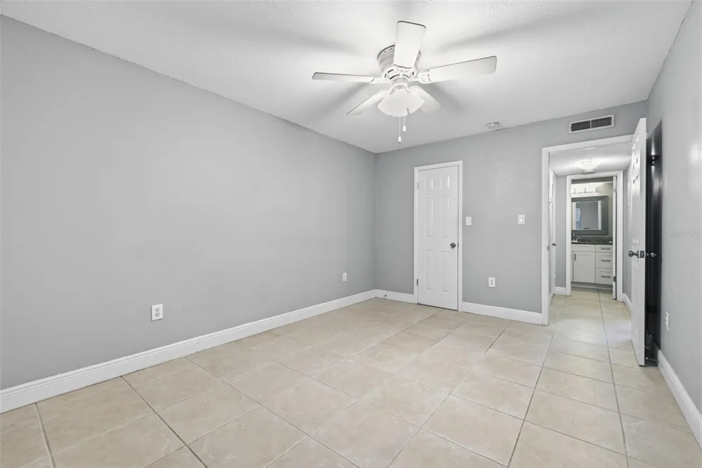2207 S CAROLINA AVENUE #9 Tampa, FL 33629