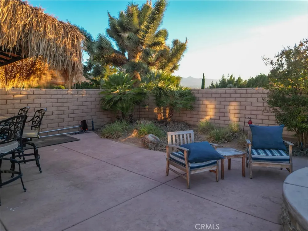 10230 Bellflower Street Oak Hills, CA 92344