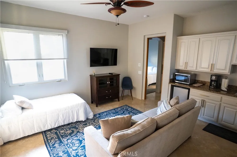 10230 Bellflower Street Oak Hills, CA 92344