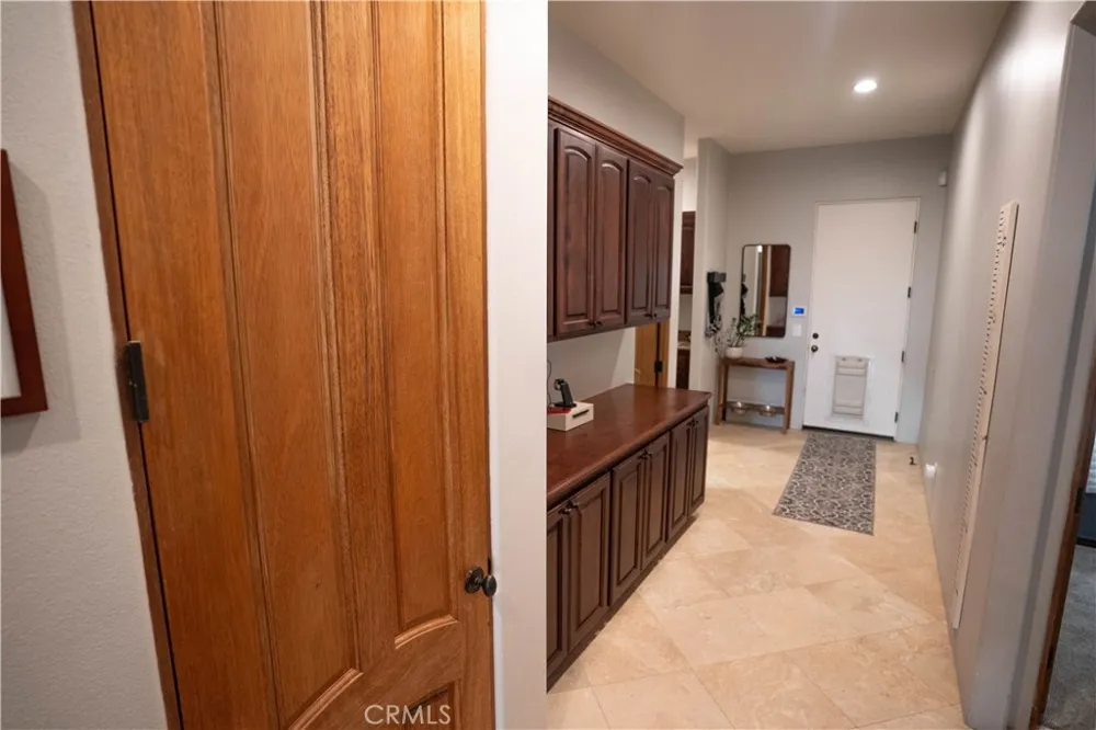 10230 Bellflower Street Oak Hills, CA 92344