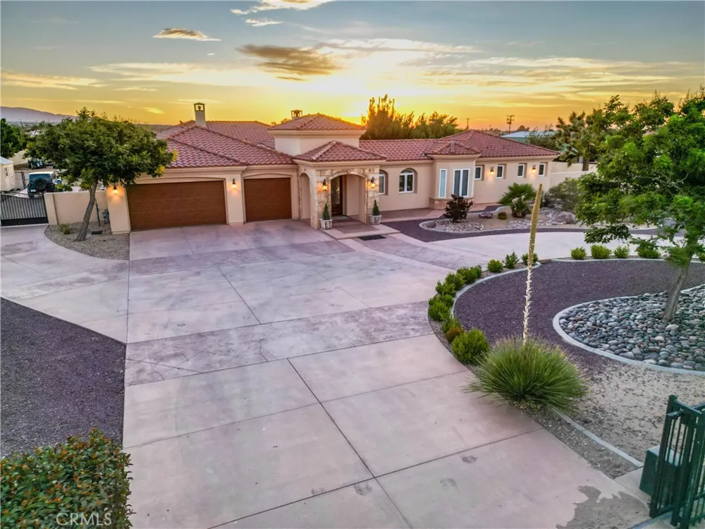 10230 Bellflower Street Oak Hills, CA 92344