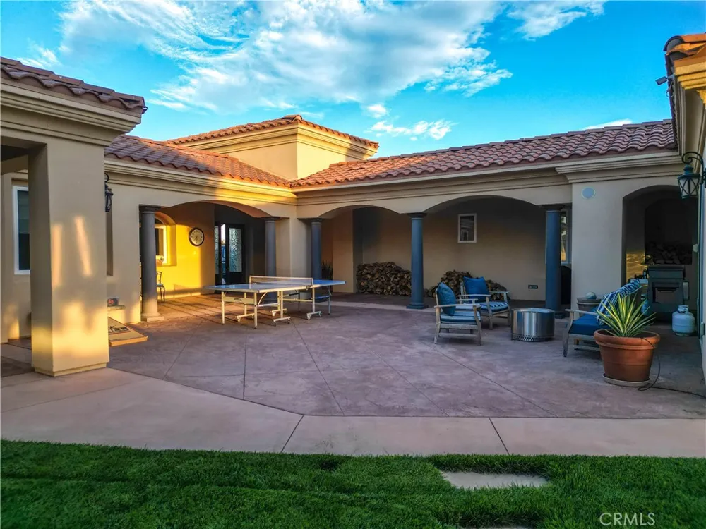 10230 Bellflower Street Oak Hills, CA 92344