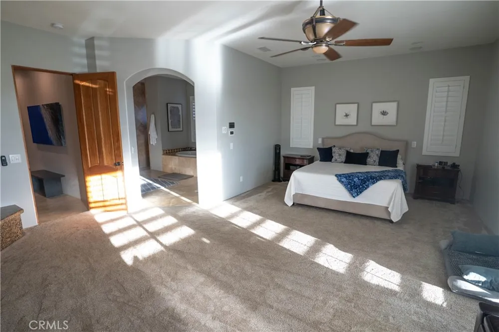 10230 Bellflower Street Oak Hills, CA 92344