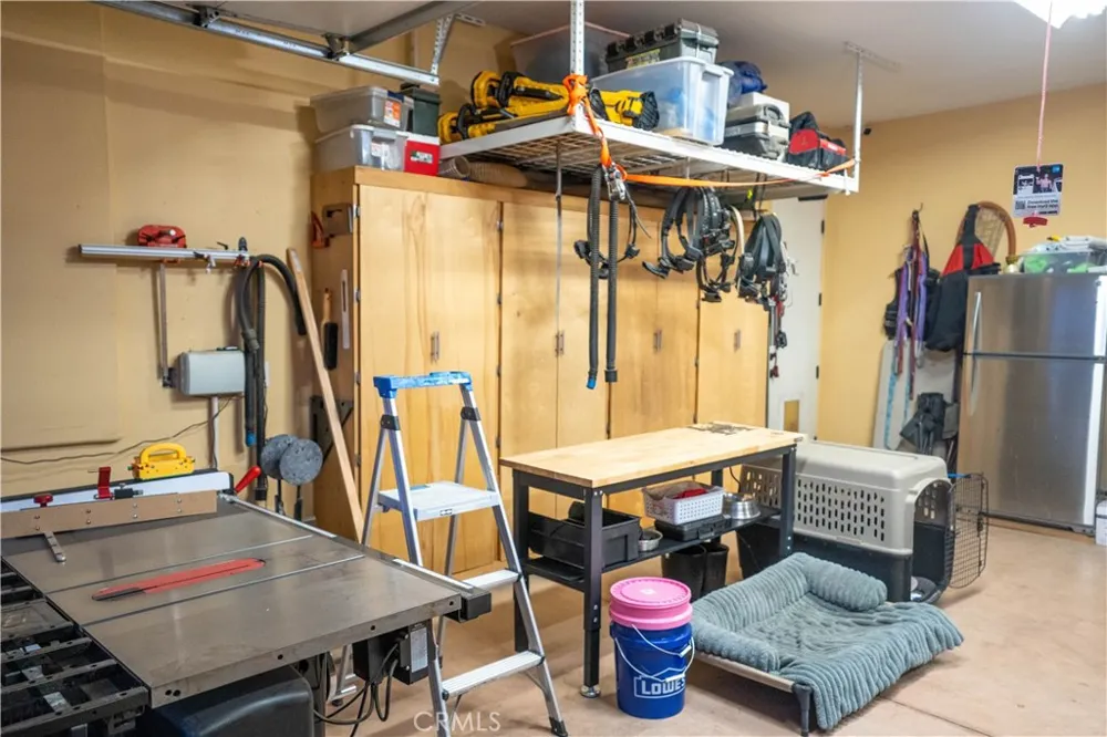 10230 Bellflower Street Oak Hills, CA 92344