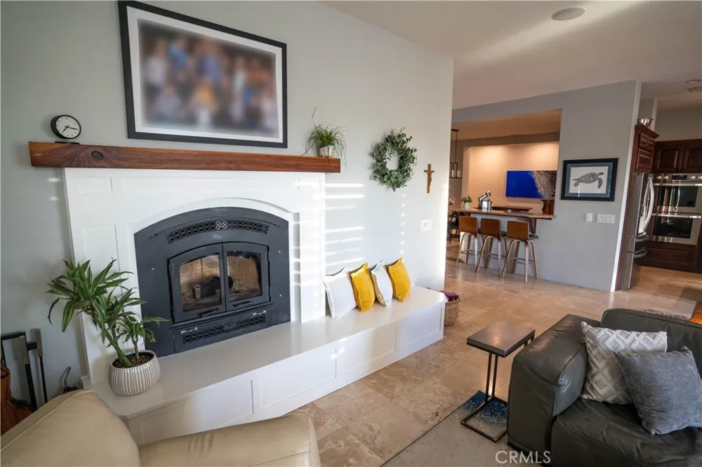 10230 Bellflower Street Oak Hills, CA 92344